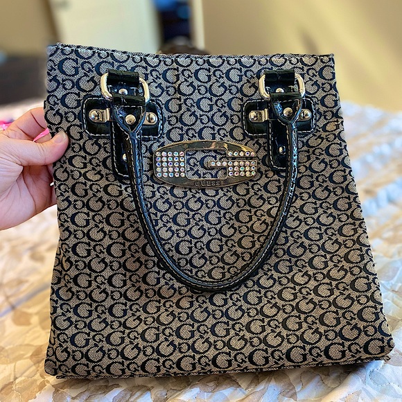 Guess Purse - Picture 2 of 3